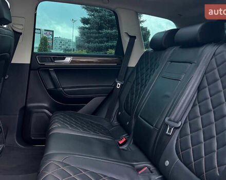 Красный Фольксваген Туарег, объемом двигателя 2.97 л и пробегом 191 тыс. км за 40500 $, фото 25 на Automoto.ua