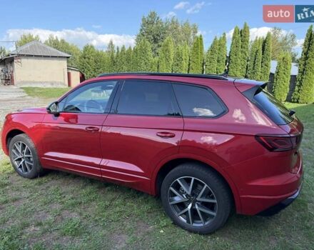 Красный Фольксваген Туарег, объемом двигателя 2.97 л и пробегом 29 тыс. км за 77700 $, фото 1 на Automoto.ua