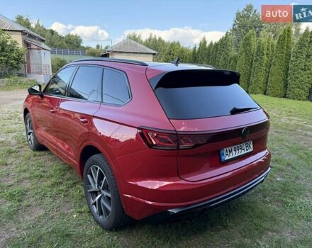 Красный Фольксваген Туарег, объемом двигателя 2.97 л и пробегом 29 тыс. км за 77700 $, фото 4 на Automoto.ua