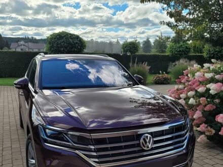 Красный Фольксваген Туарег, объемом двигателя 3 л и пробегом 40 тыс. км за 7800 $, фото 1 на Automoto.ua