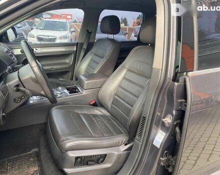 Фольксваген Туарег, объемом двигателя 5 л и пробегом 282 тыс. км за 10000 $, фото 21 на Automoto.ua