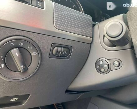 Фольксваген Туарег, объемом двигателя 5 л и пробегом 282 тыс. км за 10000 $, фото 19 на Automoto.ua