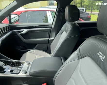 Фольксваген Туарег, об'ємом двигуна 3 л та пробігом 1 тис. км за 98887 $, фото 16 на Automoto.ua