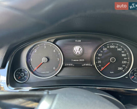 Фольксваген Туарег, объемом двигателя 2.97 л и пробегом 286 тыс. км за 16300 $, фото 15 на Automoto.ua