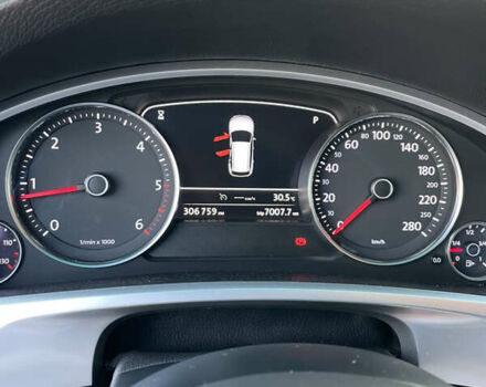 Фольксваген Туарег, об'ємом двигуна 3 л та пробігом 298 тис. км за 17300 $, фото 34 на Automoto.ua