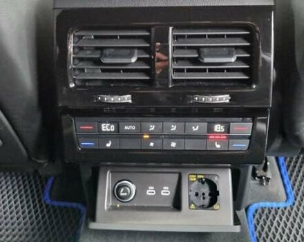 Фольксваген Туарег, объемом двигателя 3.96 л и пробегом 74 тыс. км за 71000 $, фото 2 на Automoto.ua