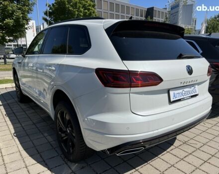 Фольксваген Туарег, об'ємом двигуна 3 л та пробігом 2 тис. км за 96986 $, фото 32 на Automoto.ua