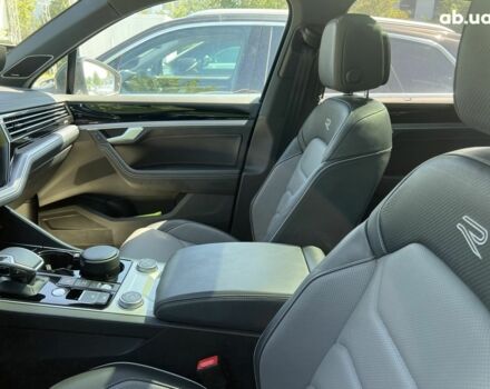 Фольксваген Туарег, об'ємом двигуна 3 л та пробігом 2 тис. км за 96986 $, фото 8 на Automoto.ua