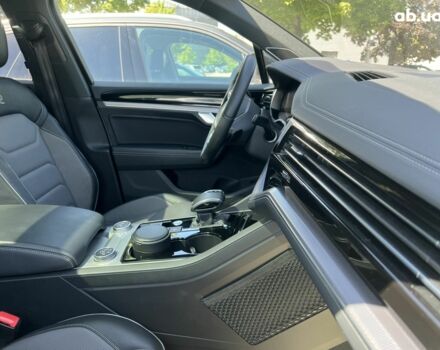 Фольксваген Туарег, об'ємом двигуна 3 л та пробігом 2 тис. км за 96986 $, фото 13 на Automoto.ua
