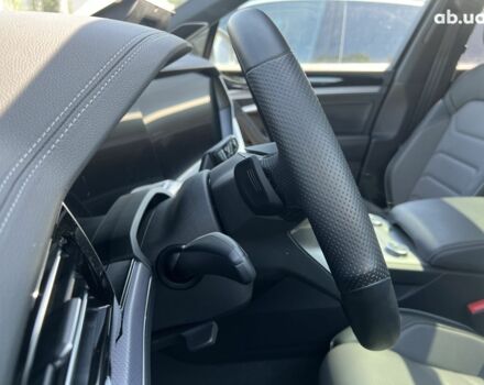 Фольксваген Туарег, об'ємом двигуна 3 л та пробігом 2 тис. км за 96986 $, фото 15 на Automoto.ua