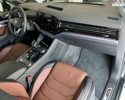 Фольксваген Туарег, объемом двигателя 3 л и пробегом 1 тыс. км за 83900 $, фото 29 на Automoto.ua