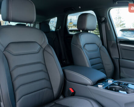 Фольксваген Туарег, объемом двигателя 2.97 л и пробегом 0 тыс. км за 66500 $, фото 13 на Automoto.ua