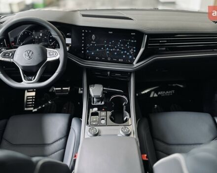 купить новое авто Фольксваген Туарег 2025 года от официального дилера Автодім Атлант на Вацлава Гавела Фольксваген фото