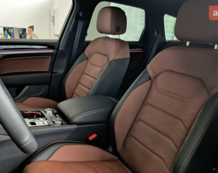 Фольксваген Туарег, об'ємом двигуна 2.97 л та пробігом 0 тис. км за 86189 $, фото 33 на Automoto.ua