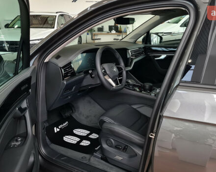 купити нове авто Фольксваген Туарег 2025 року від офіційного дилера Автодім Атлант на Вацлава Гавела Фольксваген фото