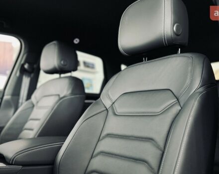 купить новое авто Фольксваген Туарег 2025 года от официального дилера Автодім Атлант на Вацлава Гавела Фольксваген фото