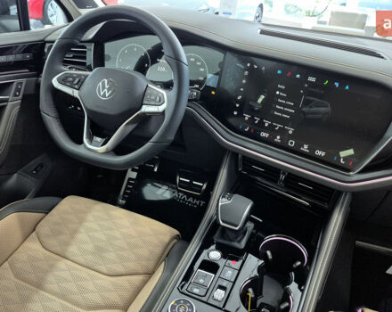 купить новое авто Фольксваген Туарег 2025 года от официального дилера Автодім Атлант на Вацлава Гавела Фольксваген фото