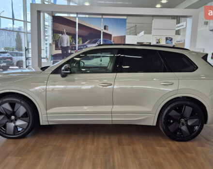 купить новое авто Фольксваген Туарег 2025 года от официального дилера Автодім Атлант на Вацлава Гавела Фольксваген фото