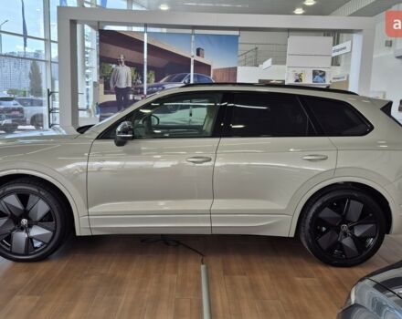 купить новое авто Фольксваген Туарег 2025 года от официального дилера Автодім Атлант на Вацлава Гавела Фольксваген фото