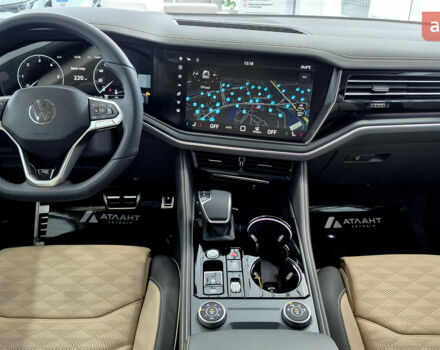 купить новое авто Фольксваген Туарег 2025 года от официального дилера Автодім Атлант на Вацлава Гавела Фольксваген фото