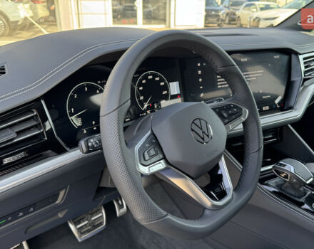 Фольксваген Туарег, объемом двигателя 2.97 л и пробегом 0 тыс. км за 87500 $, фото 19 на Automoto.ua