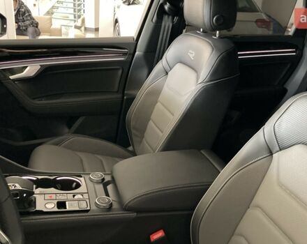 купити нове авто Фольксваген Туарег 2025 року від офіційного дилера Автодім Атлант на Вацлава Гавела Фольксваген фото