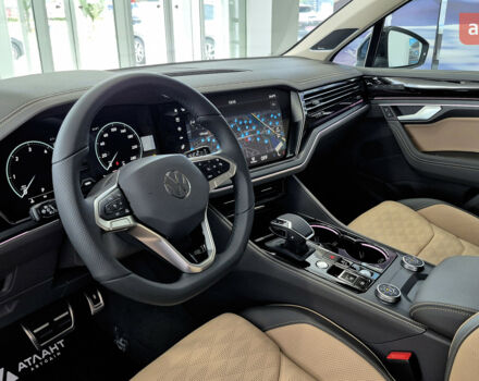 купить новое авто Фольксваген Туарег 2025 года от официального дилера Автодім Атлант на Вацлава Гавела Фольксваген фото