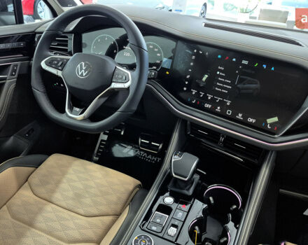 купить новое авто Фольксваген Туарег 2025 года от официального дилера Автодім Атлант на Вацлава Гавела Фольксваген фото