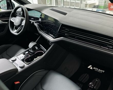 купить новое авто Фольксваген Туарег 2025 года от официального дилера Автодім Атлант на Вацлава Гавела Фольксваген фото
