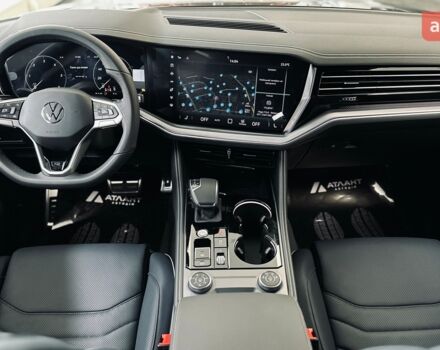купить новое авто Фольксваген Туарег 2025 года от официального дилера Автодім Атлант на Вацлава Гавела Фольксваген фото
