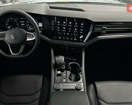 купить новое авто Фольксваген Туарег 2025 года от официального дилера Автодім Атлант на Вацлава Гавела Фольксваген фото