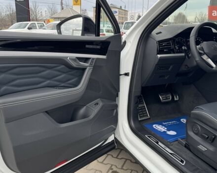 Фольксваген Туарег, объемом двигателя 2.97 л и пробегом 0 тыс. км за 88000 $, фото 19 на Automoto.ua