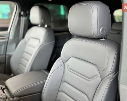 Фольксваген Туарег, объемом двигателя 2.97 л и пробегом 0 тыс. км за 69770 $, фото 22 на Automoto.ua