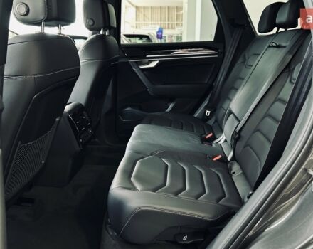 купить новое авто Фольксваген Туарег 2025 года от официального дилера Автодім Атлант на Вацлава Гавела Фольксваген фото