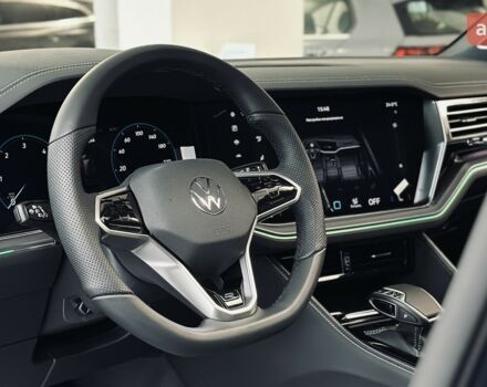 купить новое авто Фольксваген Туарег 2025 года от официального дилера Автодім Атлант на Вацлава Гавела Фольксваген фото