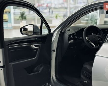 купить новое авто Фольксваген Туарег 2025 года от официального дилера Автодім Атлант на Вацлава Гавела Фольксваген фото