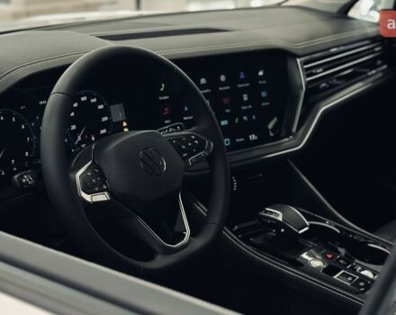 купить новое авто Фольксваген Туарег 2025 года от официального дилера Автодім Атлант на Вацлава Гавела Фольксваген фото