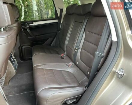 Желтый Фольксваген Туарег, объемом двигателя 3 л и пробегом 239 тыс. км за 32000 $, фото 14 на Automoto.ua