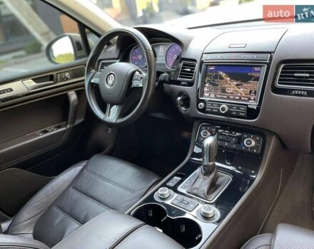 Желтый Фольксваген Туарег, объемом двигателя 3 л и пробегом 239 тыс. км за 32000 $, фото 9 на Automoto.ua