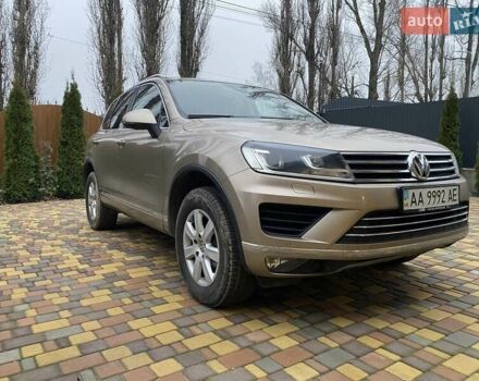 Желтый Фольксваген Туарег, объемом двигателя 3 л и пробегом 239 тыс. км за 32000 $, фото 2 на Automoto.ua