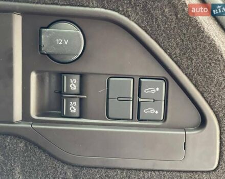 Желтый Фольксваген Туарег, объемом двигателя 3 л и пробегом 239 тыс. км за 32000 $, фото 22 на Automoto.ua