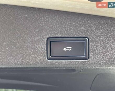 Желтый Фольксваген Туарег, объемом двигателя 3 л и пробегом 239 тыс. км за 32000 $, фото 21 на Automoto.ua