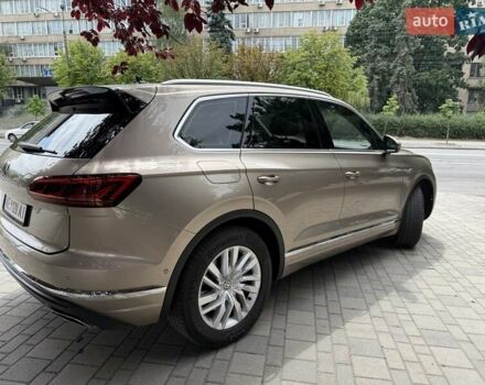 Желтый Фольксваген Туарег, объемом двигателя 2.99 л и пробегом 123 тыс. км за 43900 $, фото 5 на Automoto.ua