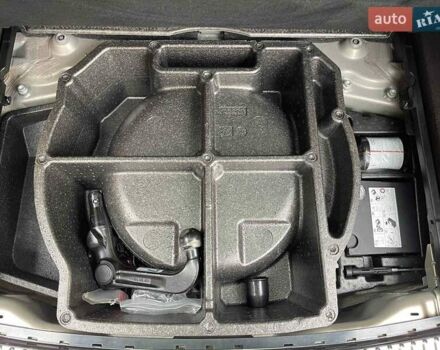 Желтый Фольксваген Туарег, объемом двигателя 3 л и пробегом 239 тыс. км за 32000 $, фото 1 на Automoto.ua