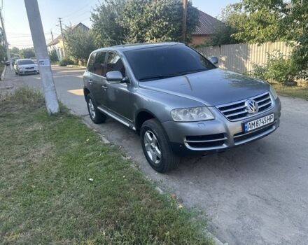 Серый Фольксваген Туарег, объемом двигателя 2.5 л и пробегом 445 тыс. км за 5100 $, фото 2 на Automoto.ua