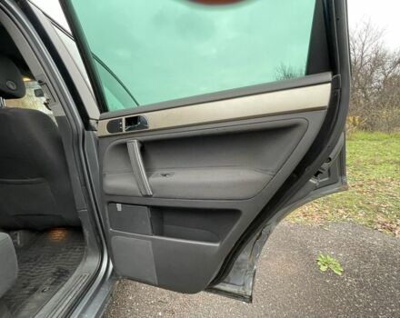 Серый Фольксваген Туарег, объемом двигателя 2.5 л и пробегом 320 тыс. км за 4500 $, фото 18 на Automoto.ua