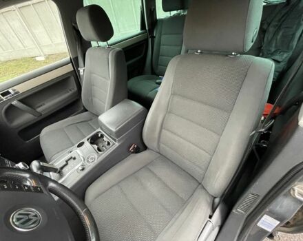 Серый Фольксваген Туарег, объемом двигателя 2.5 л и пробегом 320 тыс. км за 4500 $, фото 10 на Automoto.ua