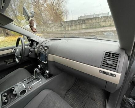 Сірий Фольксваген Туарег, об'ємом двигуна 2.5 л та пробігом 320 тис. км за 4500 $, фото 12 на Automoto.ua