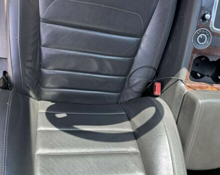 Серый Фольксваген Туарег, объемом двигателя 3 л и пробегом 230 тыс. км за 12500 $, фото 23 на Automoto.ua