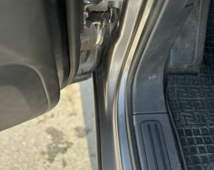 Серый Фольксваген Туарег, объемом двигателя 3 л и пробегом 230 тыс. км за 12500 $, фото 8 на Automoto.ua